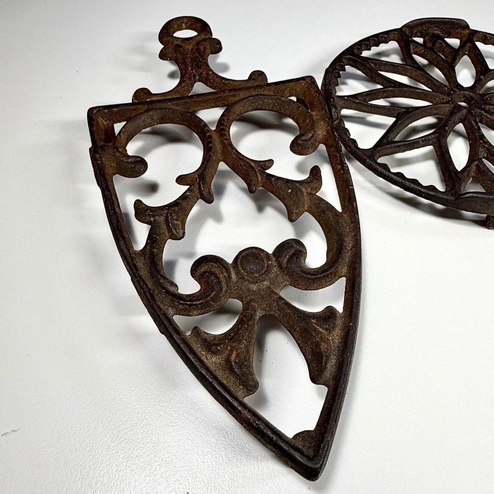 VTG Cast‎ Iron Trivets Ornate Primitive Farmhouse Kitchen Décor Rustic Set of 3